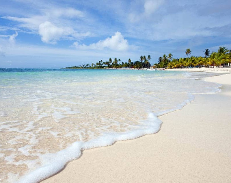 Praia do Caribe na Ilha de Saona, República Dominicana.